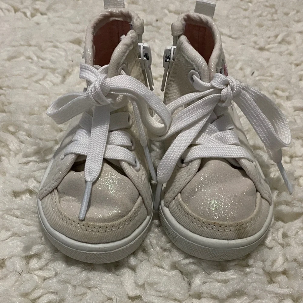 Carters baby girl size 4 Unicorn Embroidered  white glittery High-Top Sneakers